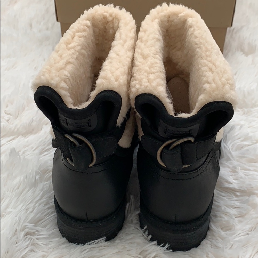 UGG Aldon water resistant black Shearling boots - Picture 4 of 9